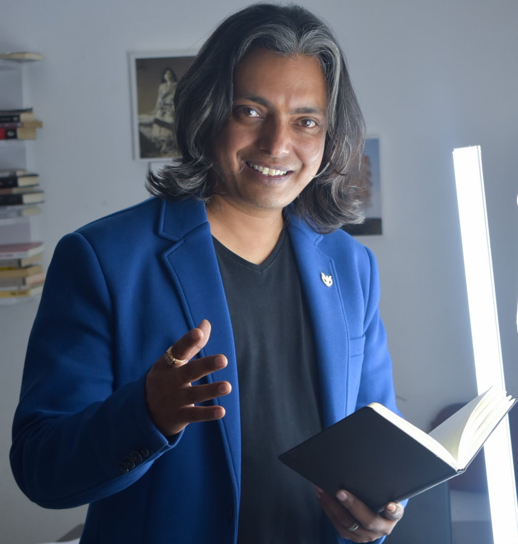 Harshit Bhardwaj: “The author must come forward and become a brand”